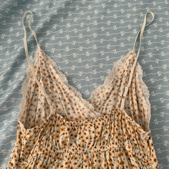 Lace sunflower dress 🌻 - Picture 4 of 6